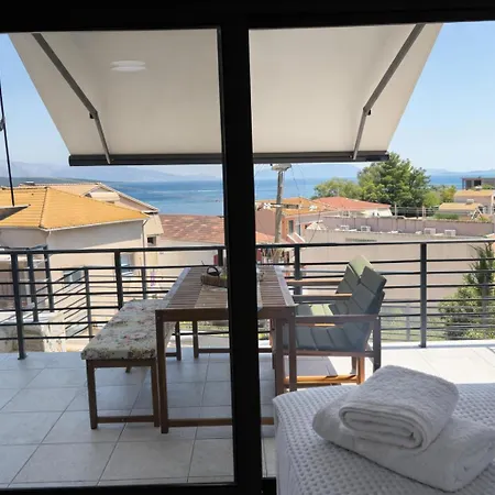 3l And Holiday home Nikiana